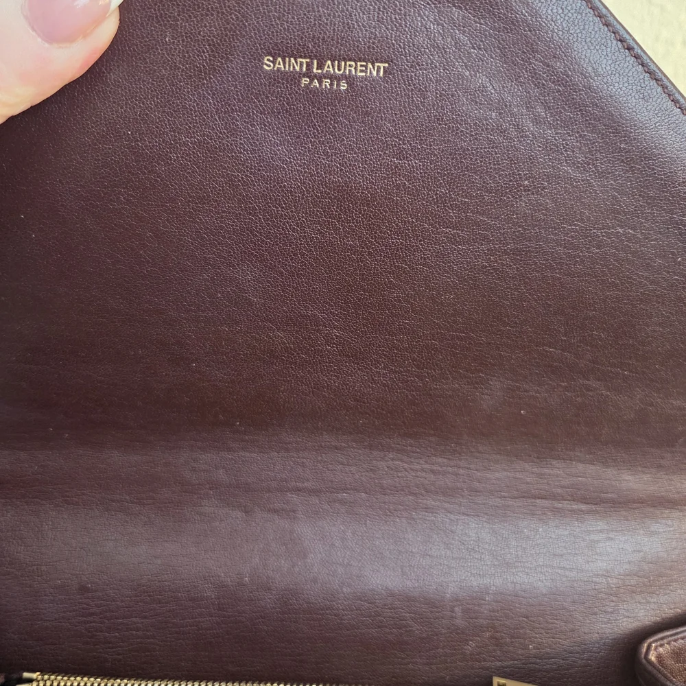 YVES SAINT LAURENT Cassandra Envelope Bag Authentic Burgundy Leather - Picture 9 of 15